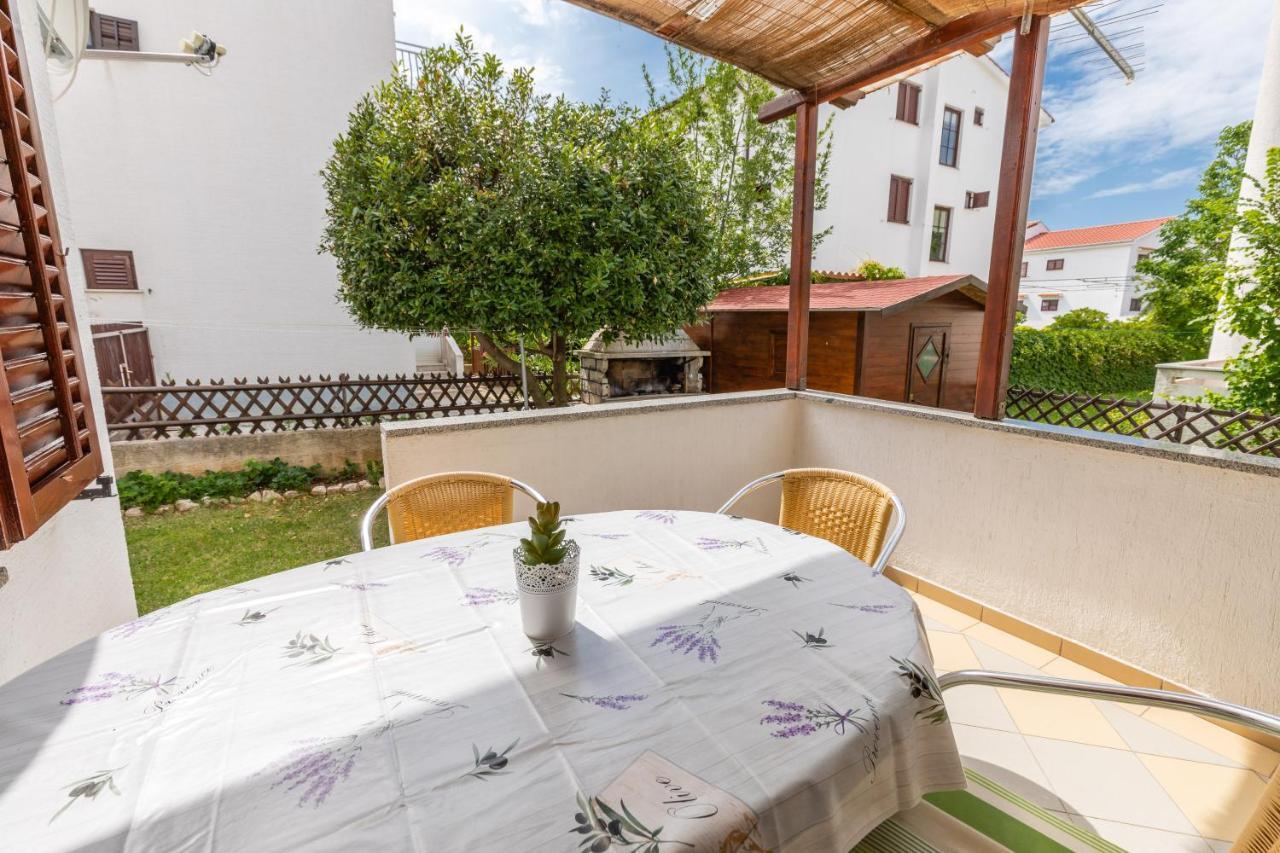Apartman Lana Baška Esterno foto